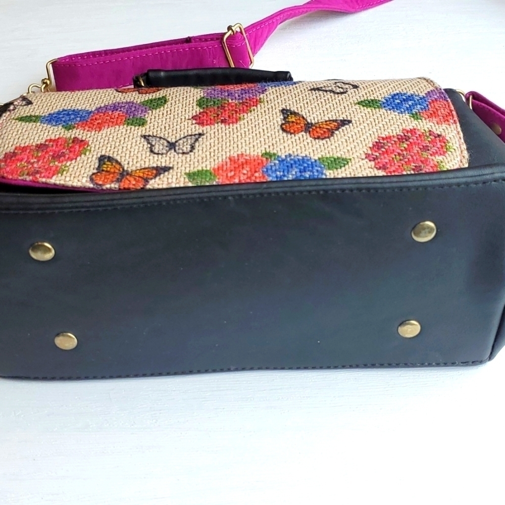 Belleza Negra Butterfly Floral Straw Faux Leather Purse - Picture 3 of 8